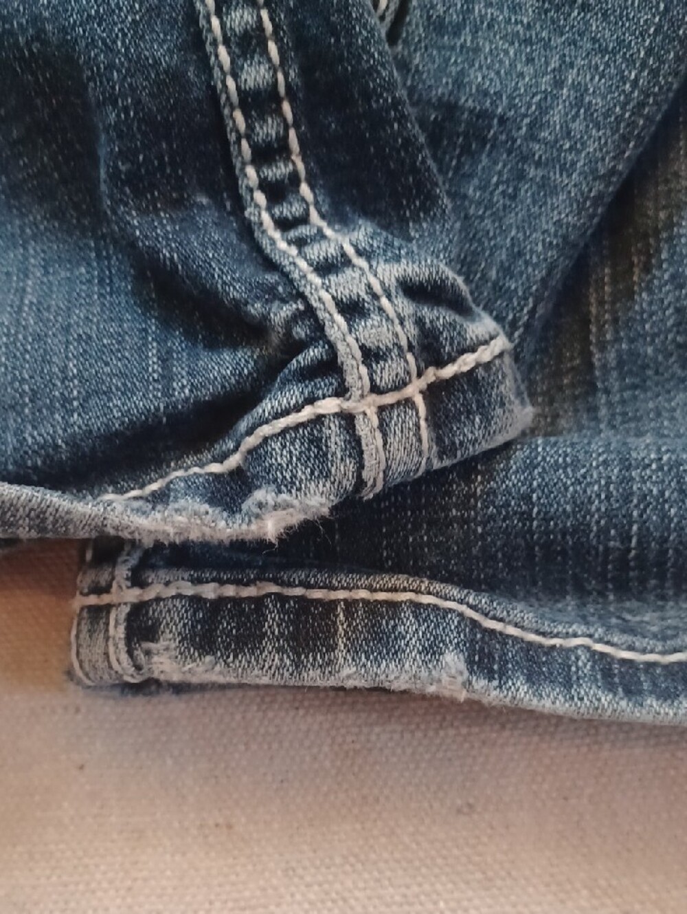 BKE Wendi Distressed Bootcut Jeans Women's Size 31 X 33 1/2 - Picture 12 of 12